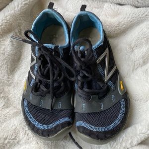 New balance minimus running shoes ladies size 6